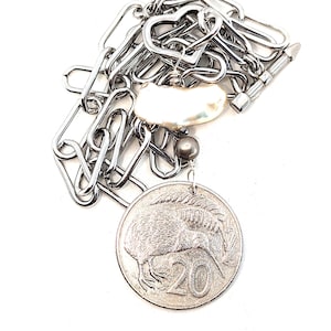 Vintage 1987 New Zealand Queen Elizabeth II Double Sided Coin Pendant Necklace with Biwa Pearl in Stainless Steel