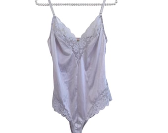 Body de encaje Chantilly vintage de Maidenform, color lavanda suave, hecho en EE. UU., talla 36 C 80