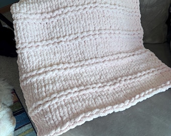 Hand Knit Chunky Throw Blanket – Custom Color, Cozy Texture