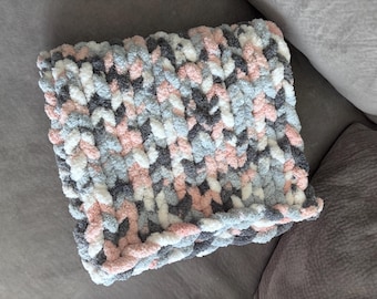 Chunky Knit Baby Blanket – Plush Yarn, Pink, Gray, White Nursery Throw