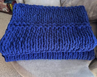 Hand Knit Chunky Throw Blanket – Custom Color, Cozy Texture