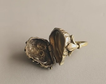 Vintage Poison Box Ring, Secret Compartment Ring, Gothic Face Ring, Antique Style Locket Ring, Medieval Jewelry, Unique Statement Ring