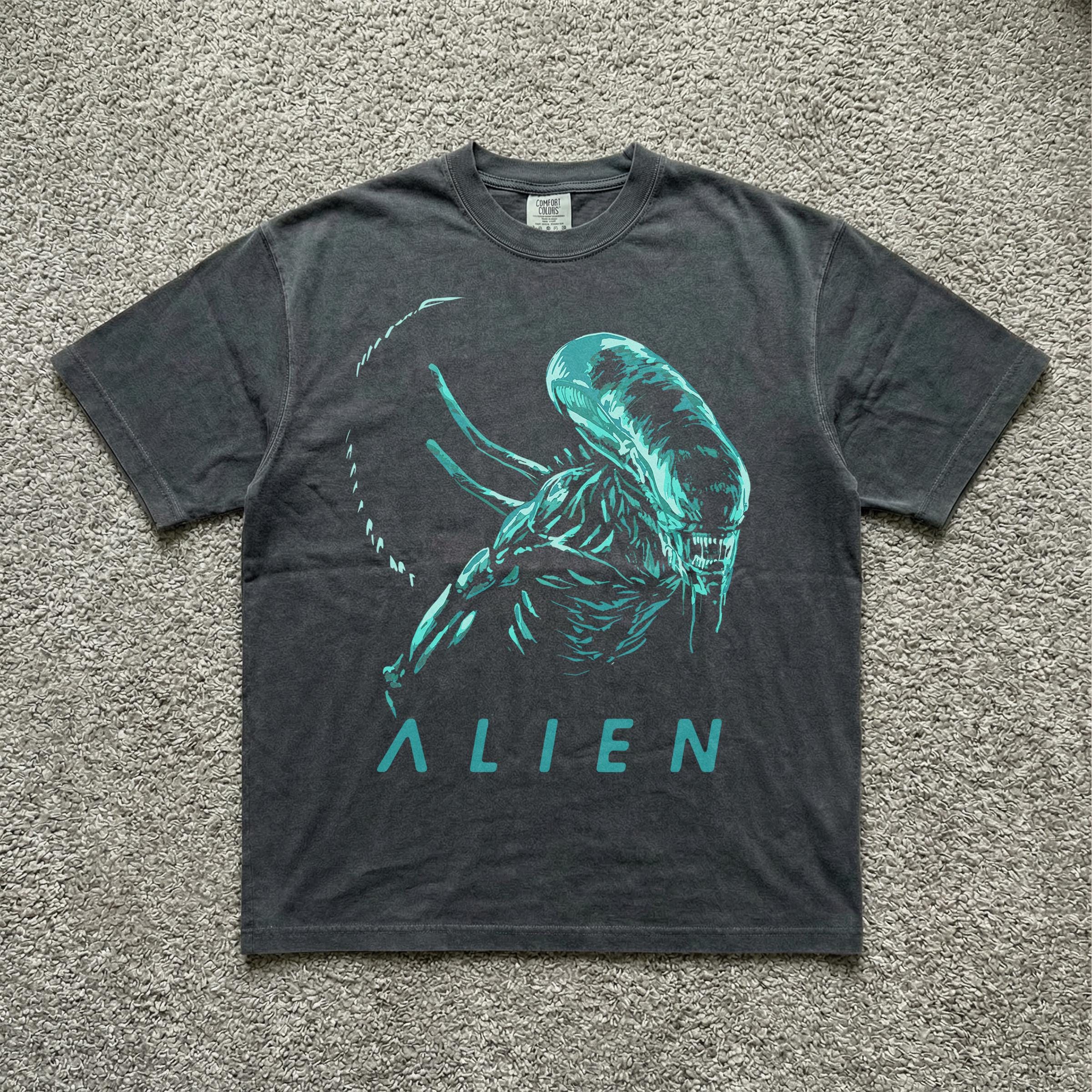 Retro Alien Xenomorph T-shirt, Sci-fi Horror Movie Inspired Graphic Tee ...