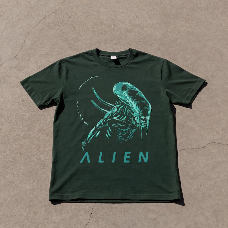 Retro Alien Xenomorph T-shirt, Sci-fi Horror Movie Inspired Graphic Tee ...