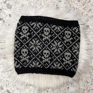 Skalle Cowl Stickmönster