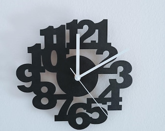 Modern wall clock with overlapping numbers in PLA – Minimalist design – Diameter 24 cm – Mechanism included