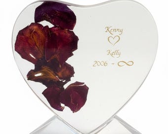 Personalized Resin Heart Keepsake, Real Flower Preservation, Memorial Gift, Custom Names Date, Anniversary Wedding Gift