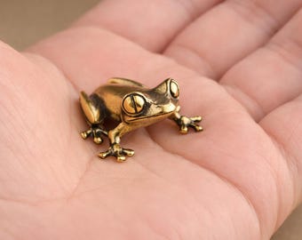 Miniaturowa figurka żaby z mosiądzu, ozdoba na biurko w stylu vintage w kształcie herbacianego zwierzaka – dekoracja biurka