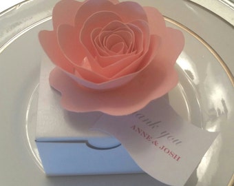 Pequeñas rosas de papel flores, Favor Box toppers, Servilleta Decoración,