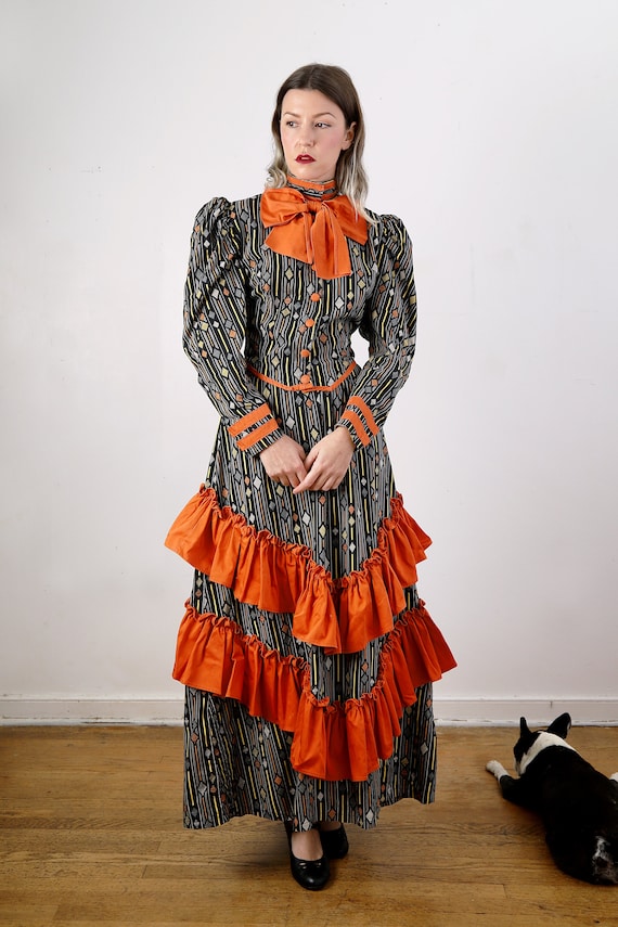 Vintage 1940s Theater / Halloween Costume / 1890s
