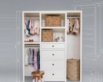Könnte beinhalten: Weiße DIY-Schrankpläne mit einfacher Montageanleitung. Der Schrank hat Kleiderstangen, Regale mit Weidenkörben, Schubladen und einen kleinen Holzschemel mit rosa Beinen. Die Abmessungen sind in cm angegeben.