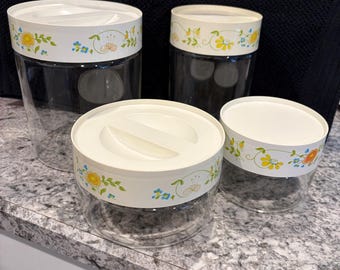 Zestaw 4 szklanych pojemników Pyrex Store N See Wildflower z lat 70. XX wieku w stylu vintage, USA
