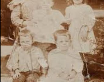 Usługi renowacji starych zdjęć, naprawa uszkodzonych i wyblakłych zdjęć, naprawa i koloryzacja zdjęć.