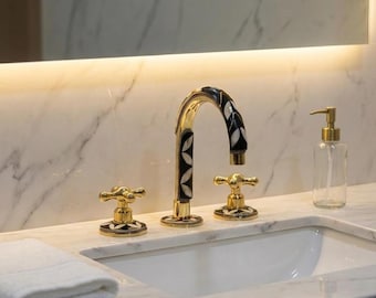 Luxus handgefertigter Messingwasserhahn mit Harzdetails - marokkanischer handwerklicher Badezimmerhahn