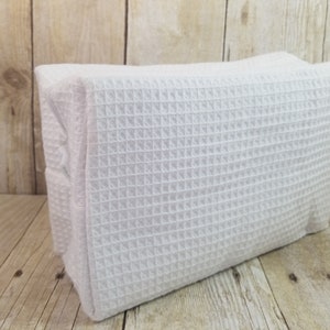 Monogrammed Large White Waffle Weave Cosmetic Bag / Personalized Makeup Bag / Graduation Gift / Wedding Gift / Bridesmaid Gift / Monogrammed
