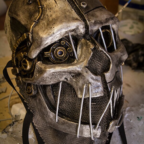 No Honor skull mask, in the style of "Corvo" from the video game "Dishonored"
