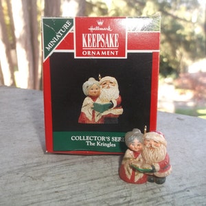 1992 Hallmark Keepsake Collectors Series THE KRINGLES 4th In Series Miniature Christmas Tree Ornament