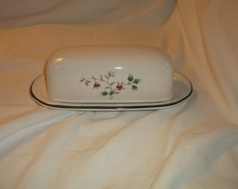 Pfaltzgraff WINTERBERRY Butter Dish Single Stick Holly and Berries