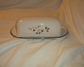 Pfaltzgraff WINTERBERRY Butter Dish Single Stick Holly and Berries