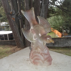 SATINTONE By Century Glass Bird Swallow Figurine 8&quot;