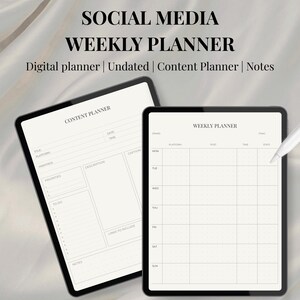 Puede incluir: Dos tabletas digitales que muestran diseños de planificadores. El texto superior dice "SOCIAL MEDIA WEEKLY PLANNER". Una tableta muestra un diseño de "CONTENT PLANNER", y la otra muestra una cuadrícula de "WEEKLY PLANNER". Un lápiz óptico se cierne sobre el planificador semanal.