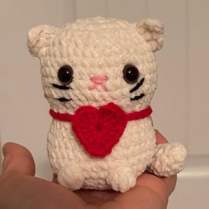 Beloved Crochet Plushies (Bear, Cat, Caterpillar, Puppy, Kitten, Pink Bee, Heart Keychain, Floppy-ear Bunny & Bunny holding rose) White Kitten + heart