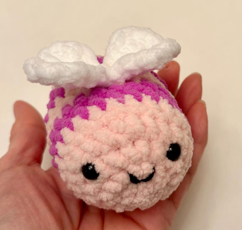 Beloved Crochet Plushies (Bear, Cat, Caterpillar, Puppy, Kitten, Pink Bee, Heart Keychain, Floppy-ear Bunny & Bunny holding rose) Pink bee+heart wings