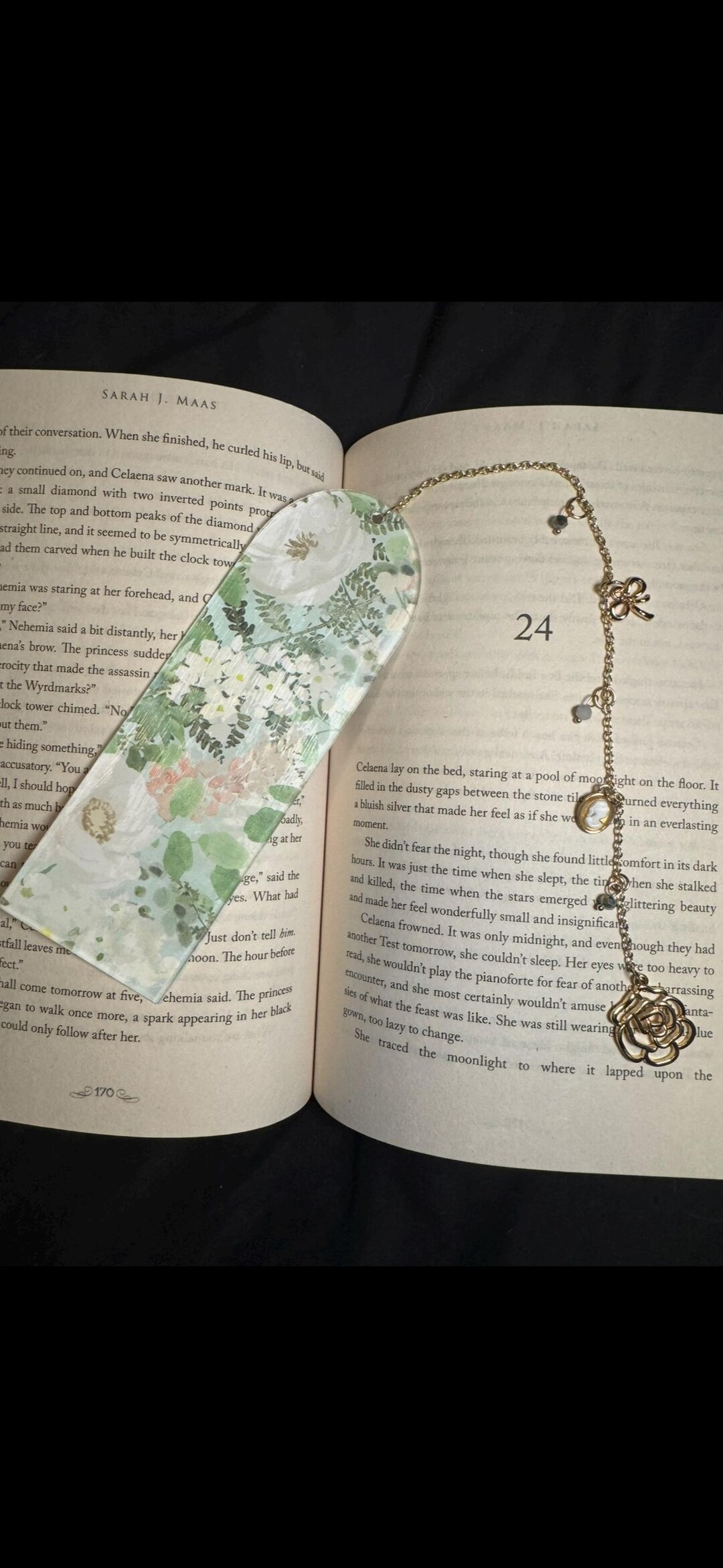 Acrylic Bookmark With Elegant Flower Design and Delicate Chain for Book ...
