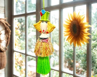 Handgemaakte porseleinen tuindame 2 zoutvaatje met kwastje, vintage woondecoratie