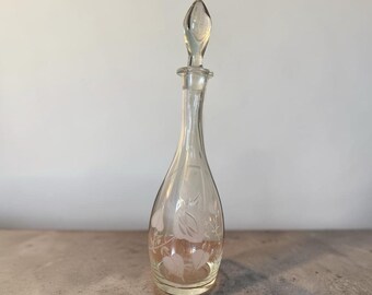 Vintage etched glass decanter with stopper Floral Excellent Condition 13"