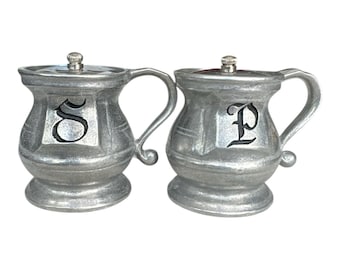 Salero y pimentero vintage Wilton Armetale Plough Tavern de peltre con forma de vientre de gallina RWP
