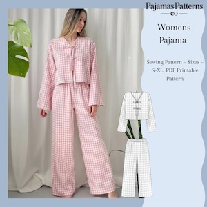 以下が含まれることがあります： ピンクと白のギンガムチェックのパジャマセット。長袖トップスとワイドパンツが含まれています。画像には「Womens Pajama」と「Sewing Pattern - Sizes - S-XL PDF Printable Pattern」というテキストの縫製パターンも表示されています。