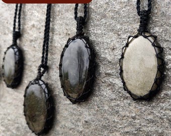 Ciondolo in ossidiana dorata e nera per uomo e donna, gioielli vichinghi, collana in ossidiana con finitura oro macramè, regalo di compleanno per il migliore amico, per lui/lei