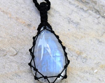 Colgante de piedra lunar arcoíris, joya del zodiaco Cáncer, collar con piedra natal de junio, collar de cristal blanco para ella, regalo de cumpleaños