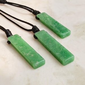 Aventurin-Halskette für Herren, Anhänger aus leuchtend jadegrünem Stein, Schmuck zum Schutz vor elektromagnetischer Strahlung und negativer Energie, ideales Geburtstagsgeschenk für den Freund