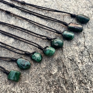 Collana con smeraldo autentico per uomo, ciondolo in pietra verde, gioielli della prosperità, pietra portafortuna di maggio, regali di compleanno per marito
