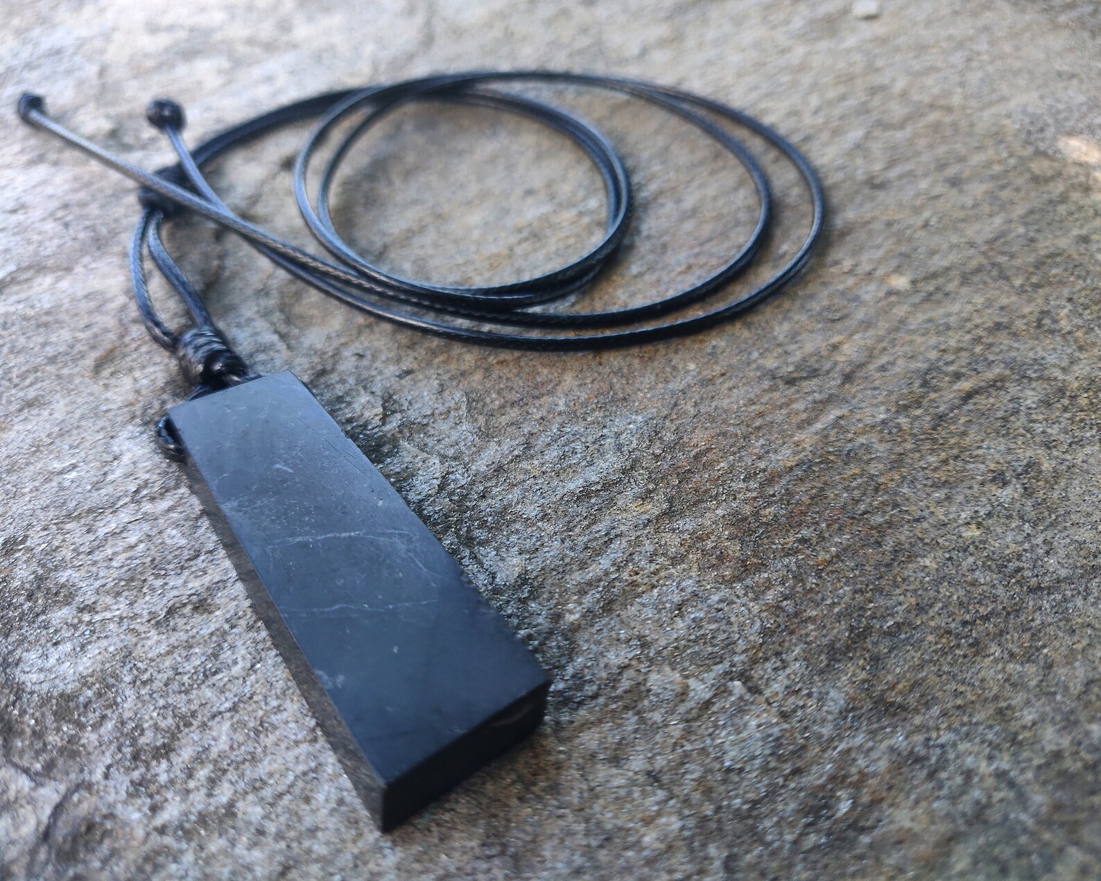 Collana Con Ciondolo Rettangolare In Shungite Naturale, Protezione Dalle Onde Elettromagnetiche (EMF) E Pietra Di Guarigione