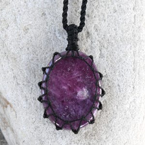 Joyería de rubí natural para hombre y mujer, colgante de piedra de la pasión y el amor, collar de cristal Leo, joyería con la piedra natal de julio, regalo de Navidad con significado