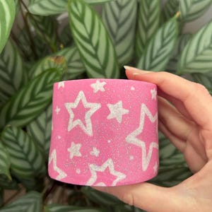 Faktiskt handgjord rosa glitterstjärna växtkruka, medium