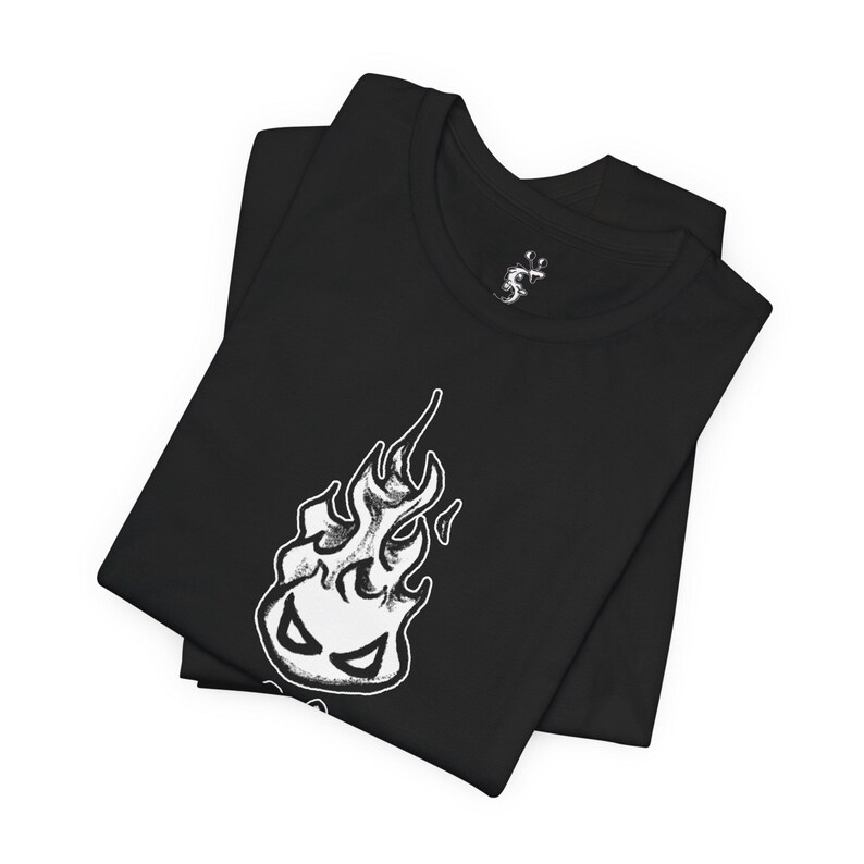 Grumpy Fireball Creature T-Shirt, Funny Fire Elemental pet, Explosive Mood Graphic Tee, Chaotic Energy Creature Shirt, Fantasy Gift #72555 zdjęcie 2