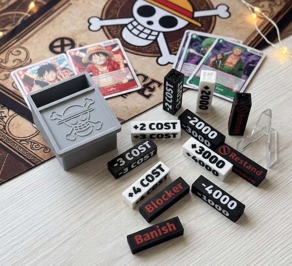 Mega Set 12 Segnalini TCG One Piece | Modificatori Potenza, Costo, Keyword, Vincoli | Box Jolly Roger Incluso | Stampa 3D Alta Qualità