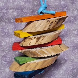 Parrot Yucca and Pine Toy