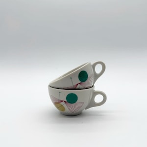 Keramiska muggar i modern stil, mitten av århundradet | Set om 2