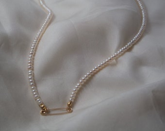 14 Karat Real Pearl Choker- Safety pin Pearl Necklace- Custom Pearl Choker- Dainty Pearl Necklace- Single Strand Thin Choker Beaded Pearl