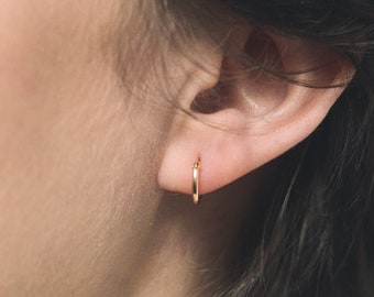 14K Real Gold huggie Earrings / Dainty huggie earrings / Small sleeper hoops / Tiny hoop earrings / Mini Hoop / 10mm hoop