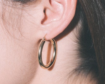 27mm 14 karat Gold Fill Hoops- 14k Hoop Earrings- Retro Earrings- 14 Karat Gold Hoops- 27x3 mm Hoops