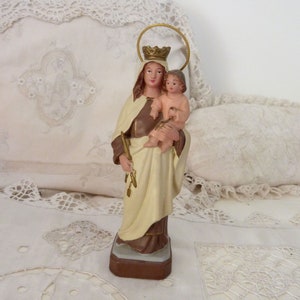 Święta Dziewica Maryja, statua Madonny z Dzieciątkiem Jezus, zabytkowa francuska religijna statua Matki Bożej, ręcznie malowana gipsowa rzeźba z metalową aureolą