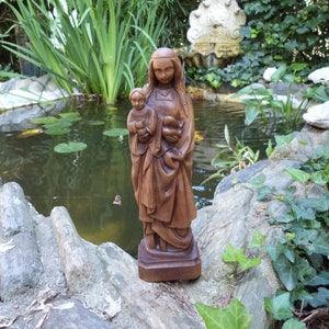 Rzeźba Matki Boskiej, ręcznie rzeźbiona, sygnowana, drewniana, Madonna z Dzieciątkiem Jezus, lata 1900. Antyczna religijna statua Matki Boskiej, wystrój kościoła
