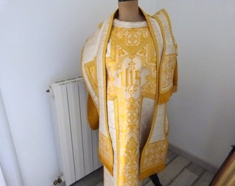 1900s yellow brocade 5 set clergy dress vestment priest robe chasuble stole veil maniple Antique French religious low mass church vestment