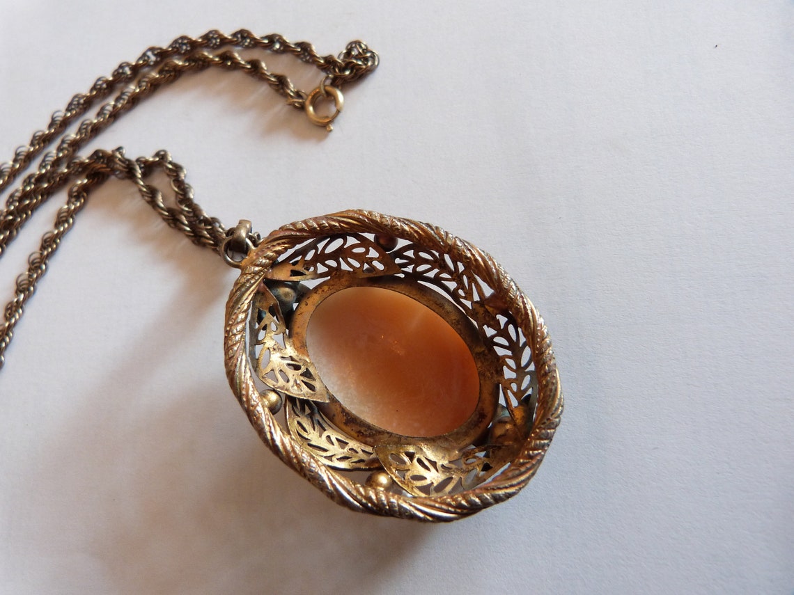 Cameo Italiano 18K Gold Plated Choice of Zodiac 15mm Shell Cameo Necklace main image 1
